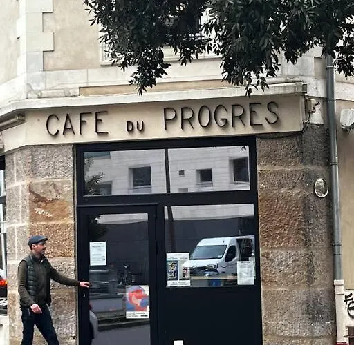 Gite Urbain - Grand Appartement Dans La Quartier Des Machines De L\'Ile