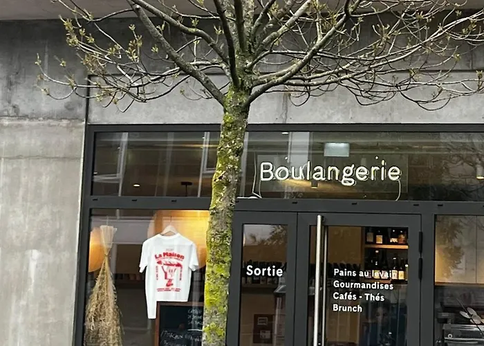 Gite Urbain - Grand Appartement Dans La Quartier Des Machines De L\'Ile
